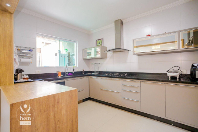 Sobrado com 4 Quartos à Venda, 209 m² em Portão - Curitiba