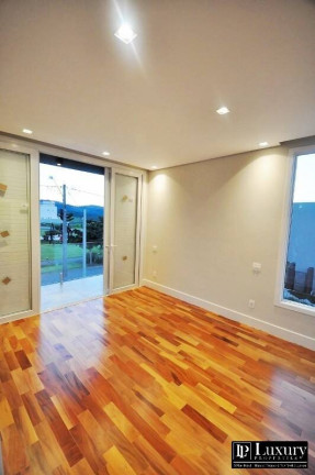 Imagem Casa de Condomínio com 4 Quartos à Venda, 377 m² em Bragança Paulista