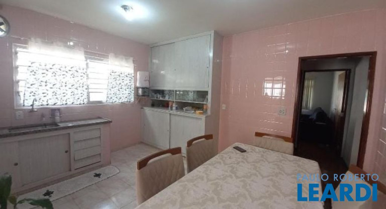 Imagem Casa com 2 Quartos à Venda, 160 m² em Vila Eldízia - Santo André Imagem Casa com 2 Quartos à Venda, 160 m² em Vila Eldízia - Santo André