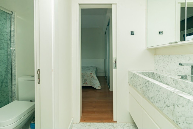 Imagem Apartamento com 3 Quartos à Venda, 275 m² em Rio Branco - Porto Alegre Imagem Apartamento com 3 Quartos à Venda, 275 m² em Rio Branco - Porto Alegre