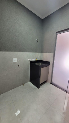 Imagem Casa com 3 Quartos à Venda, 250 m²