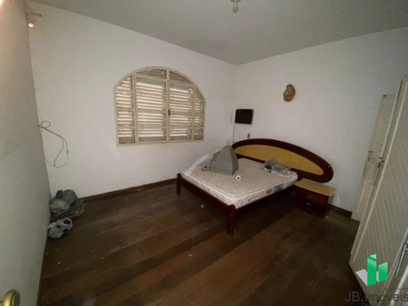 Imagem Casa com 3 Quartos à Venda, 150 m² em Melo - Montes Claros