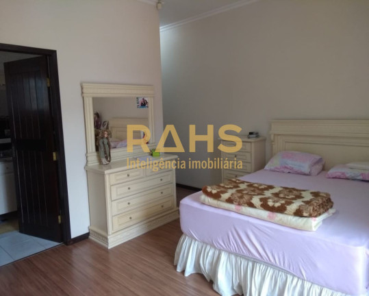 Imagem Casa com 4 Quartos à Venda, 261 m² em América - Joinville Imagem Casa com 4 Quartos à Venda, 261 m² em América - Joinville