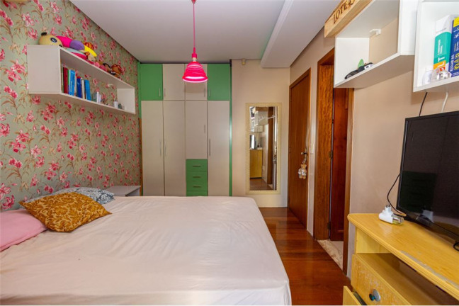 Imagem Casa com 4 Quartos à Venda,  em Moinhos De Vento - Canoas