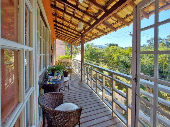 Imagem Casa com 4 Quartos à Venda, 250 m² em Barra Do Imbuí - Teresópolis