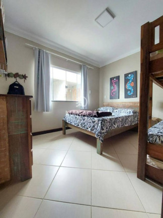 Imagem Sobrado com 3 Quartos à Venda, 300 m² em Itacolomi - Balneário Piçarras