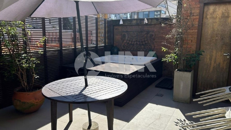 Imagem Apartamento com 2 Quartos à Venda, 49 m² em Moinhos De Vento - Porto Alegre