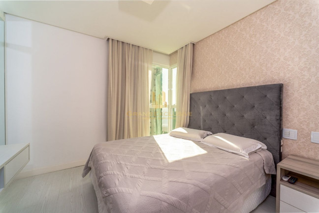 Imagem Apartamento com 3 Quartos à Venda, 131 m² em Centro - Balneário Camboriú Imagem Apartamento com 3 Quartos à Venda, 131 m² em Centro - Balneário Camboriú