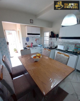Imagem Casa com 4 Quartos à Venda, 202 m² em Centro - Pelotas Imagem Casa com 4 Quartos à Venda, 202 m² em Centro - Pelotas