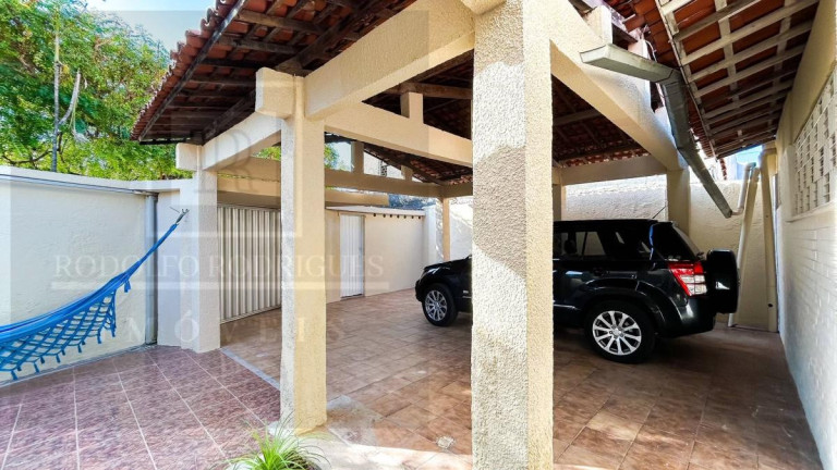 Imagem Casa com 3 Quartos à Venda, 210 m² em álvaro Weyne - Fortaleza Imagem Casa com 3 Quartos à Venda, 210 m² em álvaro Weyne - Fortaleza
