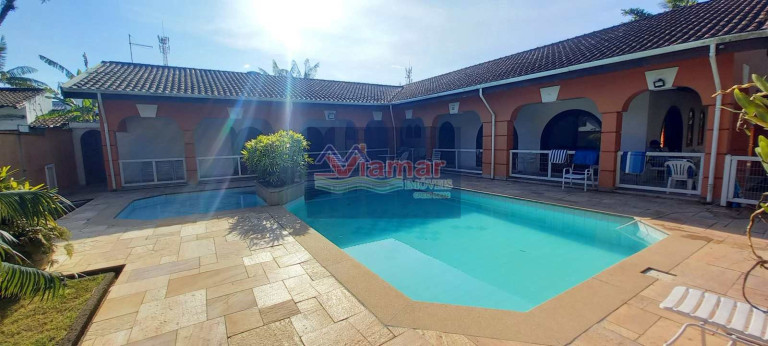 Casa com 5 Quartos à Venda, 361 m² em Jardim Virgínia - Guarujá
