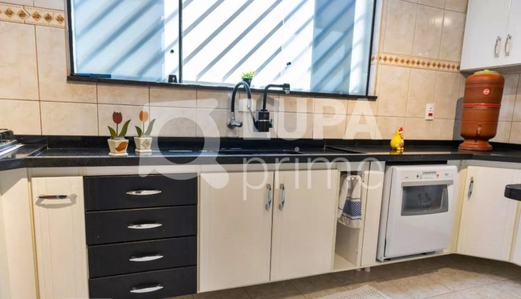 Imagem Casa com 3 Quartos à Venda, 140 m² em Jardim Guanca - São Paulo Imagem Casa com 3 Quartos à Venda, 140 m² em Jardim Guanca - São Paulo