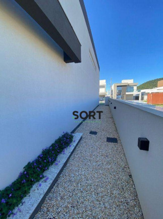Imagem Casa de Condomínio com 4 Quartos à Venda, 233 m² em Santa Regina - Balneário Camboriú