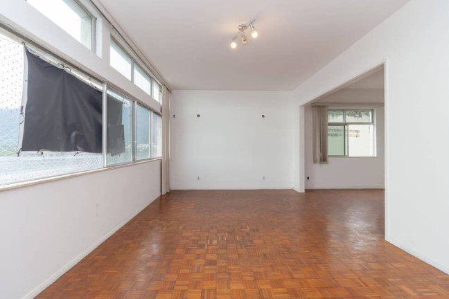 Imagem Apartamento com 3 Quartos à Venda, em Lagoa - Rio De Janeiro Imagem Apartamento com 3 Quartos à Venda, em Lagoa - Rio De Janeiro