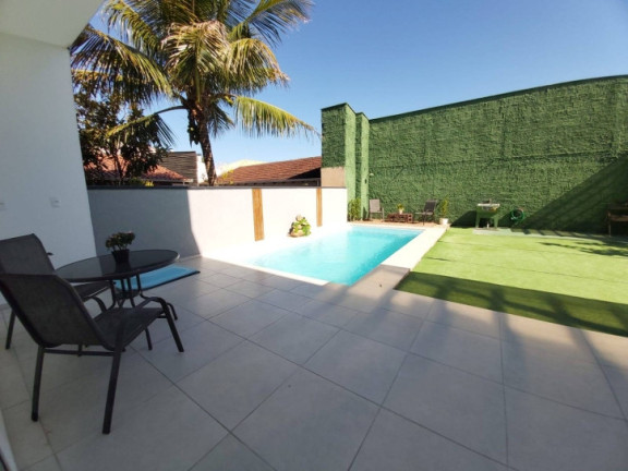 Imagem Sobrado com 3 Quartos à Venda, 129 m² em Itacolomi - Piçarras