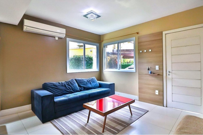 Casa de Condomínio com 3 Quartos à Venda, 230 m² em Mário Quintana - Porto Alegre