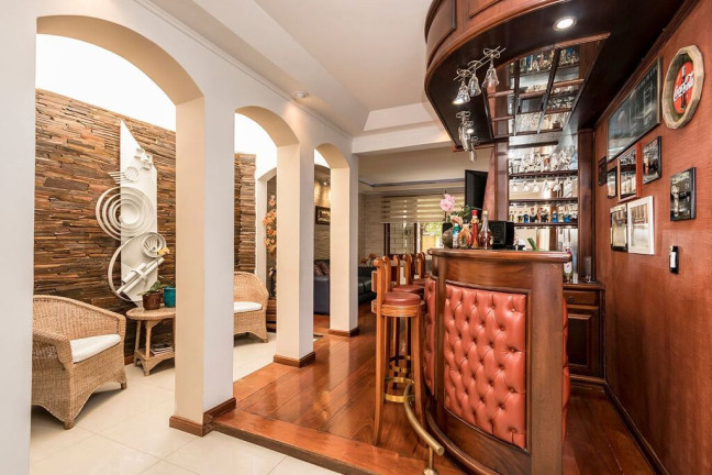Imagem Casa com 5 Quartos à Venda, 381 m² em Jardim Lindóia - Porto Alegre