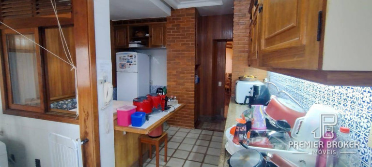 Imagem Casa com 5 Quartos à Venda, 212 m² em Alto - Teresópolis