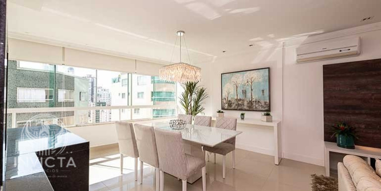 Imagem Apartamento com 3 Quartos à Venda, 130 m² em Centro - Balneário Camboriú Imagem Apartamento com 3 Quartos à Venda, 130 m² em Centro - Balneário Camboriú