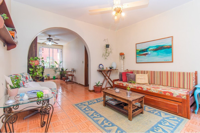Apartamento com 3 Quartos à Venda, 74 m² em Petrópolis - Porto Alegre