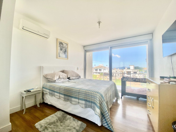 Imagem Casa com 3 Quartos à Venda, 341 m² em Pedra Branca - Palhoça Imagem Casa com 3 Quartos à Venda, 341 m² em Pedra Branca - Palhoça