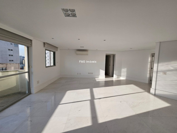 Imagem Imóvel com 3 Quartos à Venda, 210 m² em Moema - São Paulo Imagem Imóvel com 3 Quartos à Venda, 210 m² em Moema - São Paulo