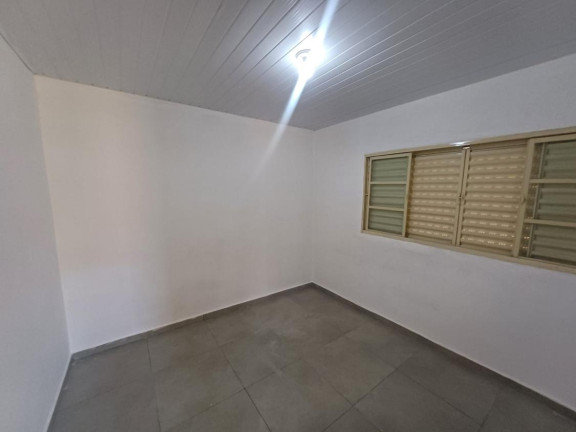 Imagem Casa com 3 Quartos à Venda,  em Jardim Leoni - Lins