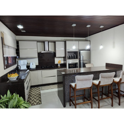 Imagem Casa com 3 Quartos à Venda, em Centro - Camboriú Imagem Casa com 3 Quartos à Venda, em Centro - Camboriú