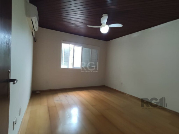 Imagem Casa com 4 Quartos à Venda, em Tristeza - Porto Alegre Imagem Casa com 4 Quartos à Venda, em Tristeza - Porto Alegre