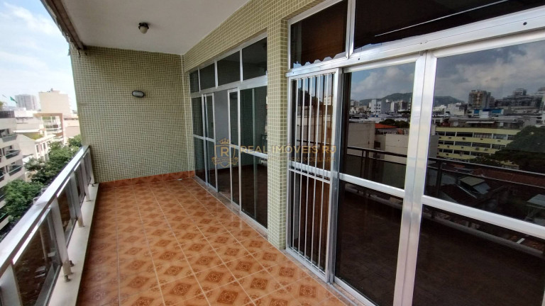 Imagem Apartamento com 4 Quartos à Venda, 160 m² em Tijuca - Rio De Janeiro Imagem Apartamento com 4 Quartos à Venda, 160 m² em Tijuca - Rio De Janeiro