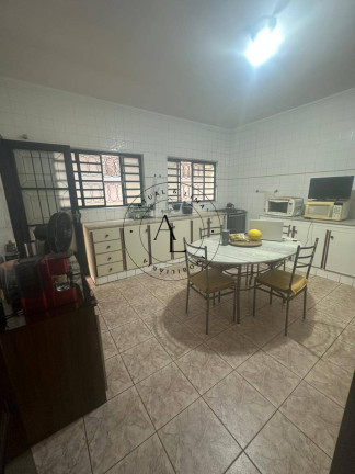 Casa com 4 Quartos à Venda, 259 m² em Jardim Santa Genebra