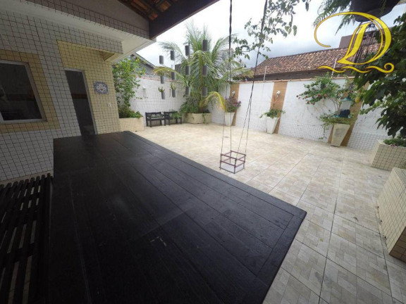 Casa com 4 Quartos à Venda, 202 m² em Maracanã - Praia Grande