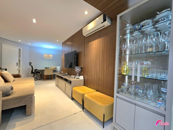 Imagem Apartamento com 3 Quartos à Venda, 93 m² em Centro - Florianópolis Imagem Apartamento com 3 Quartos à Venda, 93 m² em Centro - Florianópolis