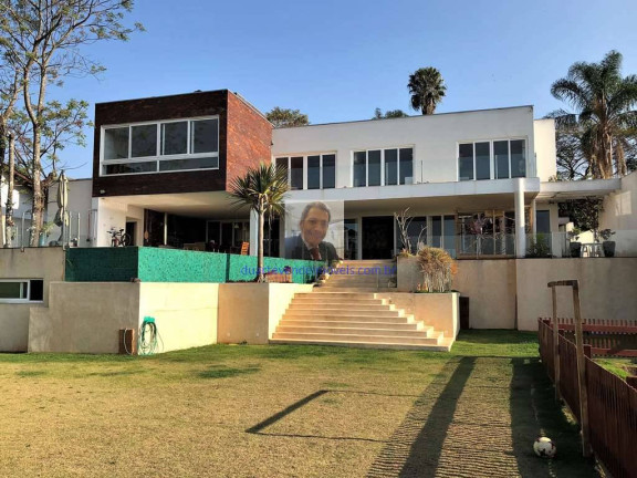 Casa com 4 Quartos para Alugar, 550 m² em Nova Fazendinha - Carapicuíba