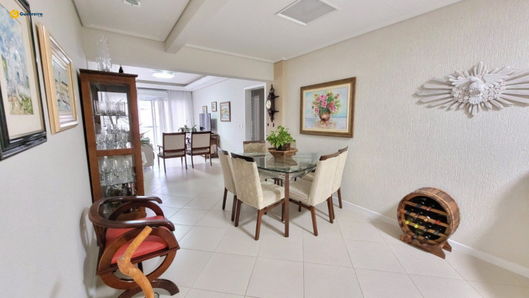Imagem Apartamento com 3 Quartos à Venda, 152 m² em Centro - Florianópolis Imagem Apartamento com 3 Quartos à Venda, 152 m² em Centro - Florianópolis