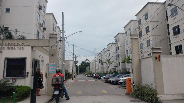 Imagem Imóvel com 2 Quartos à Venda, 42 m² em Cosmos - Rio De Janeiro Imagem Imóvel com 2 Quartos à Venda, 42 m² em Cosmos - Rio De Janeiro