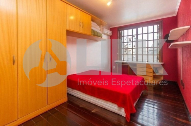 Imagem Casa com 4 Quartos à Venda, 259 m² em Jardim Itu - Porto Alegre Imagem Casa com 4 Quartos à Venda, 259 m² em Jardim Itu - Porto Alegre