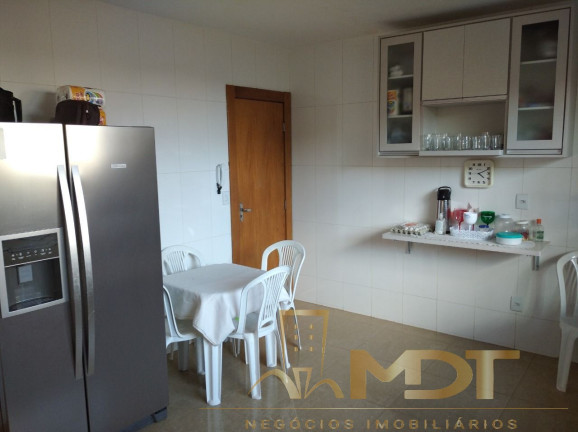 Imagem Casa com 4 Quartos à Venda, 300 m² em Santa Mônica - Belo Horizonte Imagem Casa com 4 Quartos à Venda, 300 m² em Santa Mônica - Belo Horizonte