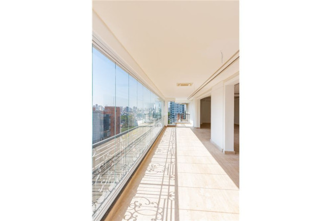 Imagem Imóvel com 3 Quartos à Venda,  em Moema - São Paulo