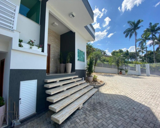 Imagem Casa com 3 Quartos à Venda, 1.198 m² em Primeiro De Maio - Brusque Imagem Casa com 3 Quartos à Venda, 1.198 m² em Primeiro De Maio - Brusque
