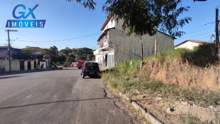 Imagem Terreno à Venda, 1.440 m² em Novo Retiro - Esmeraldas Imagem Terreno à Venda, 1.440 m² em Novo Retiro - Esmeraldas