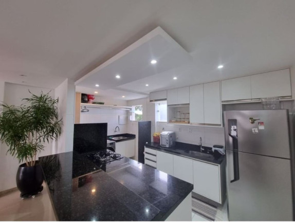 Imagem Casa com 4 Quartos à Venda, 243 m² em Pitangueiras - Lauro De Freitas Imagem Casa com 4 Quartos à Venda, 243 m² em Pitangueiras - Lauro De Freitas