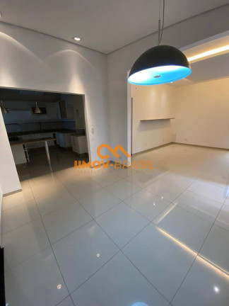 Casa com 3 Quartos à Venda,  em Vila Carolina - Campo Grande