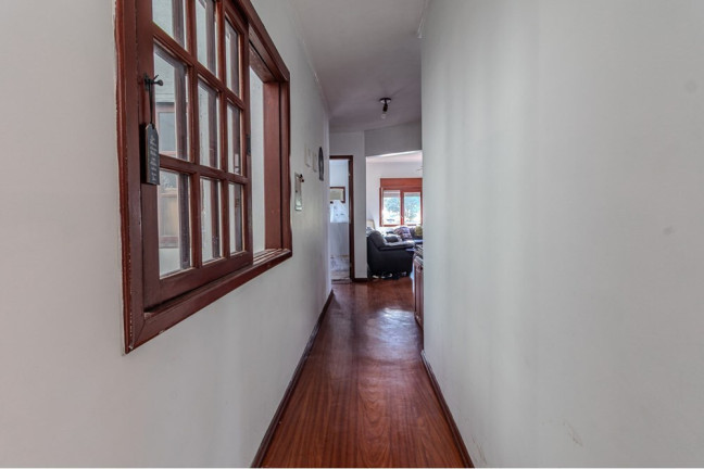 Imagem Casa com 6 Quartos à Venda, 210 m² em Passo Da Areia - Porto Alegre
