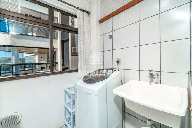 Apartamento com 2 Quartos para Alugar ou Temporada, 75 m² em Bombas - Bombinhas