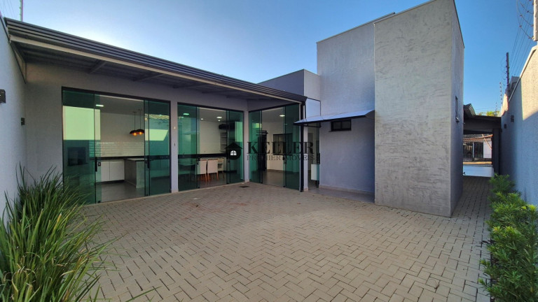 Imagem Casa com 3 Quartos à Venda, 300 m² em Jardim Tarobá - Foz Do Iguaçu Imagem Casa com 3 Quartos à Venda, 300 m² em Jardim Tarobá - Foz Do Iguaçu