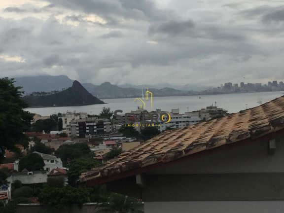 Imagem Casa com 4 Quartos à Venda, 500 m² em São Francisco - Niterói Imagem Casa com 4 Quartos à Venda, 500 m² em São Francisco - Niterói