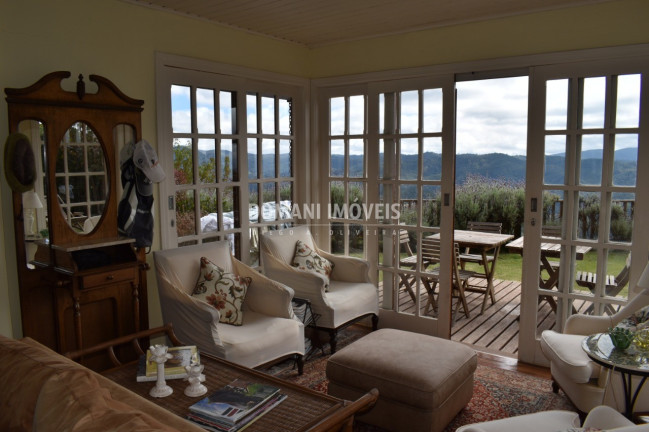 Imagem Casa com 4 Quartos à Venda, 250 m² em Região Da Pedra Do Fogo - Campos Do Jordão