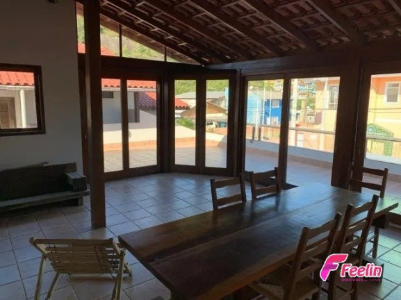 Imagem Casa com 5 Quartos à Venda, 450 m² em Barra Da Lagoa - Florianópolis