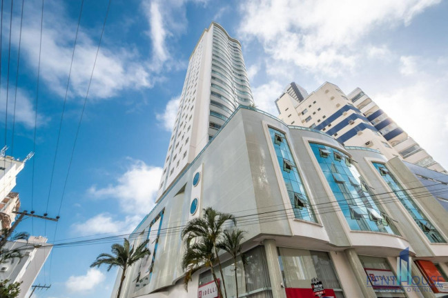 Imagem Apartamento com 3 Quartos à Venda, 130 m² em Centro - Balneário Camboriú Imagem Apartamento com 3 Quartos à Venda, 130 m² em Centro - Balneário Camboriú